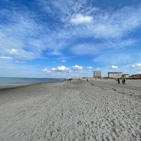 Exclusive Fewo In Warnemuende, 150M To The Beach, 2 Bathrooms, 2 Bedrooms, Sauna, Wifi And Much More. Rostock Eksteriør billede