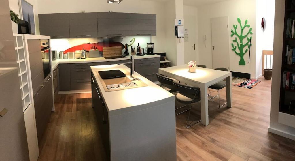 Exclusive Fewo In Warnemuende, 150M To The Beach, 2 Bathrooms, 2 Bedrooms, Sauna, Wifi And Much More. Rostock Eksteriør billede
