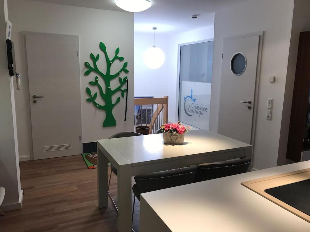 Exclusive Fewo In Warnemuende, 150M To The Beach, 2 Bathrooms, 2 Bedrooms, Sauna, Wifi And Much More. Rostock Eksteriør billede