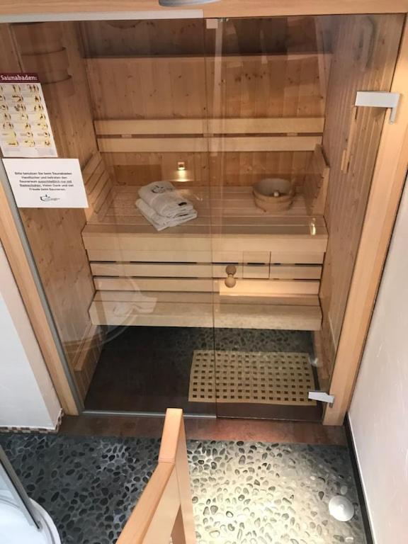 Exclusive Fewo In Warnemuende, 150M To The Beach, 2 Bathrooms, 2 Bedrooms, Sauna, Wifi And Much More. Rostock Eksteriør billede