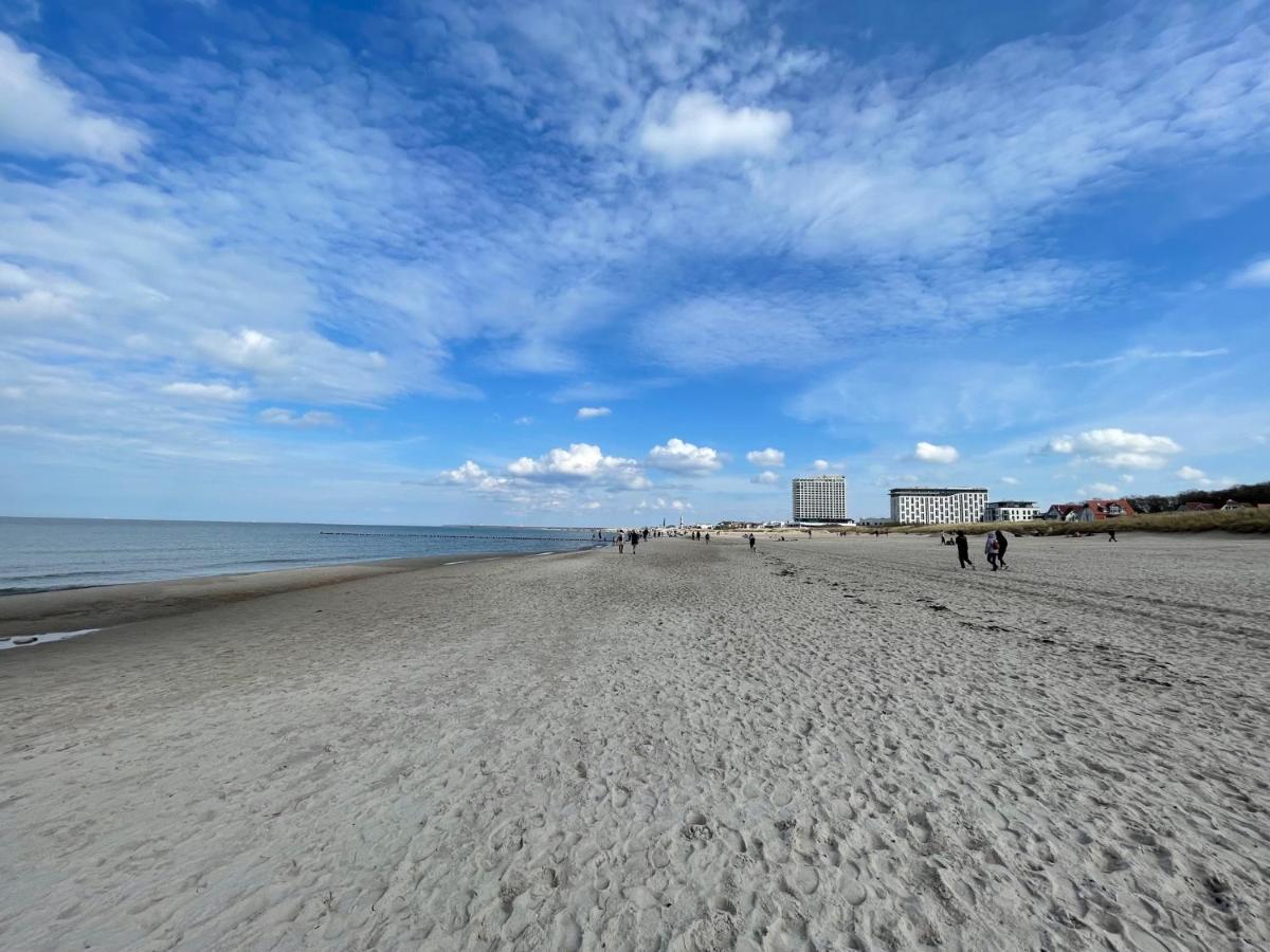 Exclusive Fewo In Warnemuende, 150M To The Beach, 2 Bathrooms, 2 Bedrooms, Sauna, Wifi And Much More. Rostock Eksteriør billede